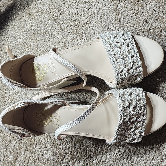 Vince Camuto beige platform sandals Size 8M Like New - Picture 1 of 6